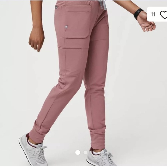 Figs Pants - NWT Figs Qua Mauve Joggers Skinny Scrub Pants (Large Tall)